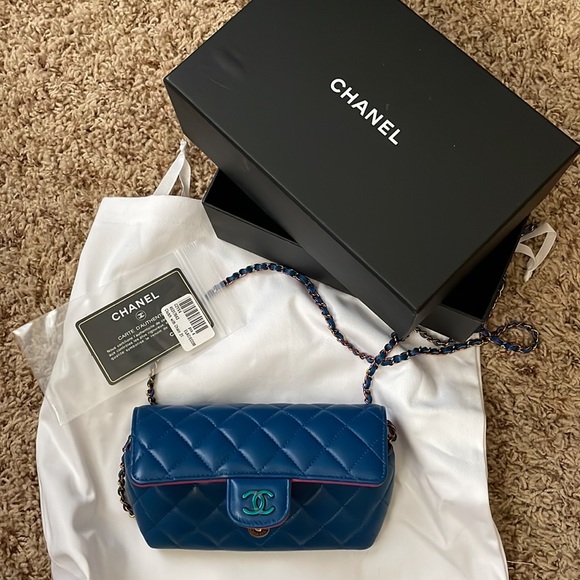 Chanel Blue and Pink quilted lamb skin bag with chain rainbow hardware - Picture 4 of 13